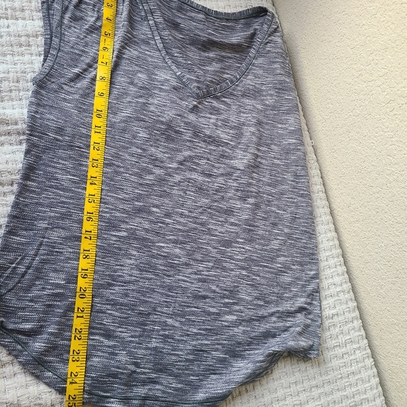 #19 Lululemon Athletica Gray Short Sleeve Top Women's Size 6 - Picture 4 of 5